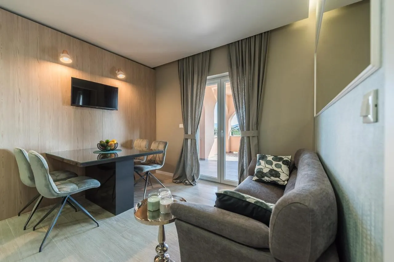 Luxury Apartments Garden Sukosan 0*,