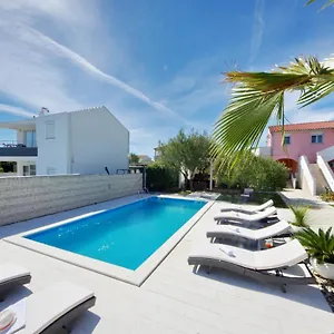  Apartment Emili