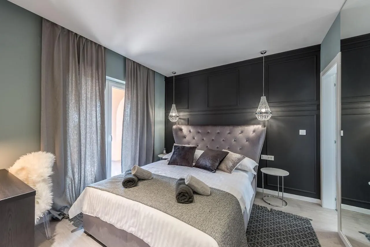 Luxury Apartments Garden contacts
